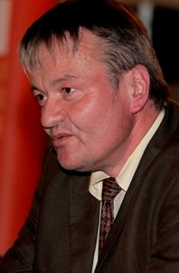 Image of the author taken from http://www.saw-leipzig.de/aktuelles/denkstroeme/detlef-doering