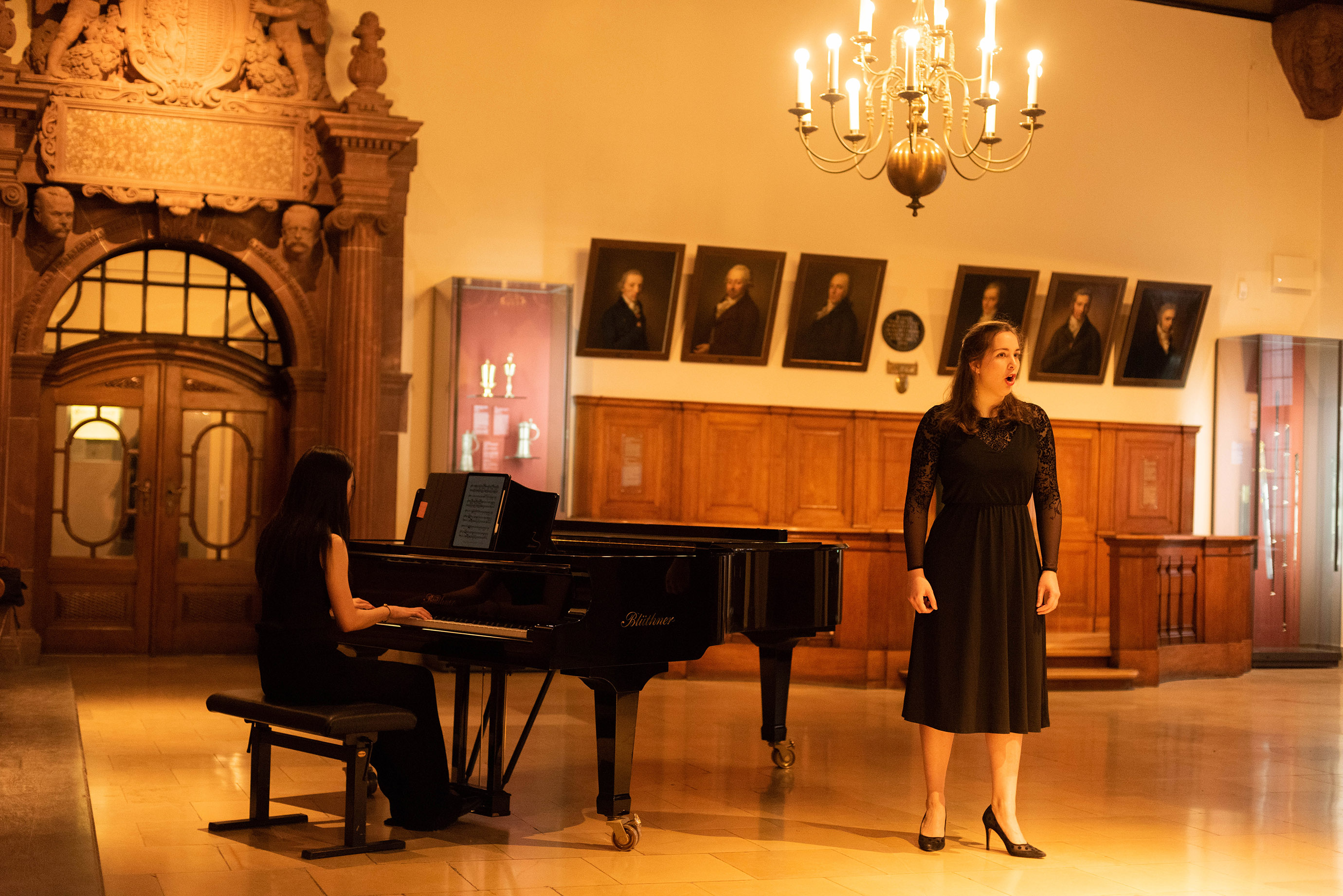 Musikalische Eröffnung, Clara Fréjacques und Yuying Chen, Foto: Dirk Brzoska