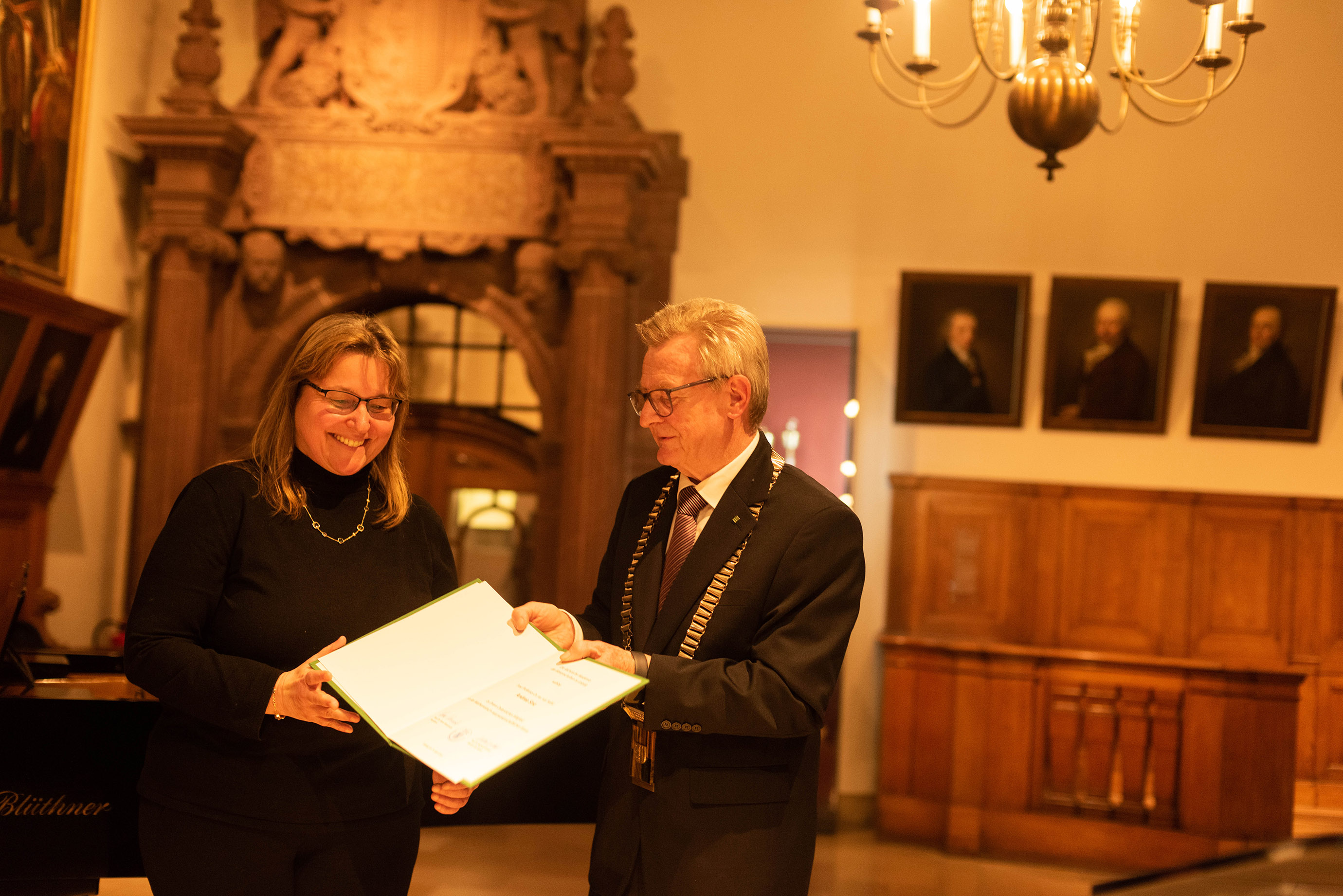 Einführung der neu gewählten Akademiemitglieder durch den Präsidenten, Prof. Dr. Andrea Sinz, Foto: Dirk Brzoska