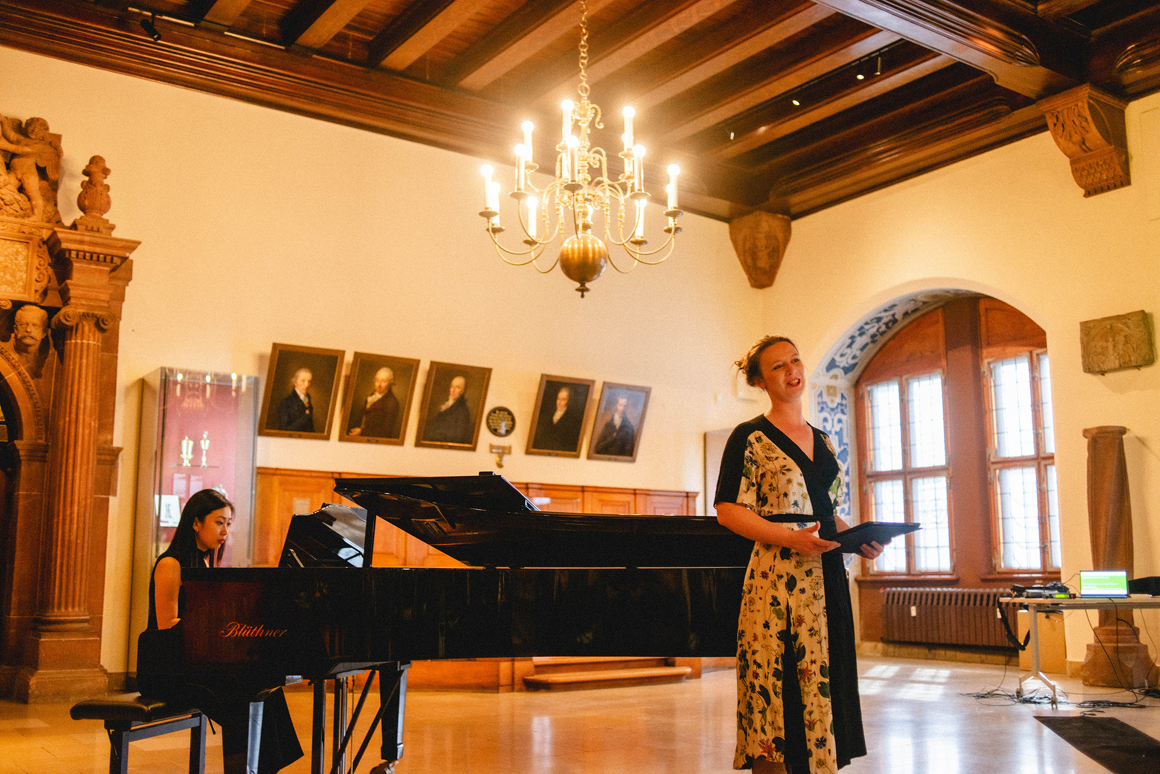 Musikalische Eröffnung, Rosamond Thomas und Yuying Chen, Foto: Dirk Brzoska