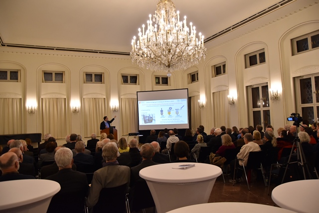 Festvortrag von Akademiemitglied Prof. Dr.-Ing. Christos G. Aneziris: Keramik, Feuerfest und metallokeramische Verbundwerkstoffe: Ansätze für Nachhaltigkeit und strategische Souveränität, Foto: Birgit Pfeiffer