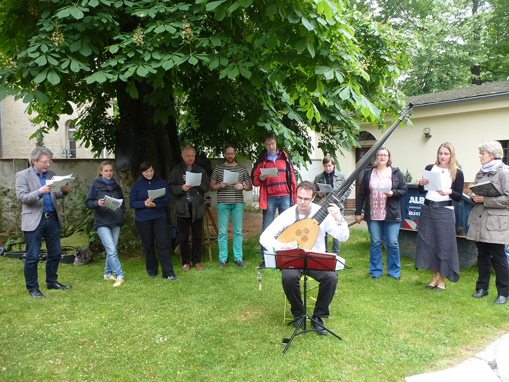 Dr. Clemens Harasim und der Akademie-Chor, Foto: Michael Hoffert