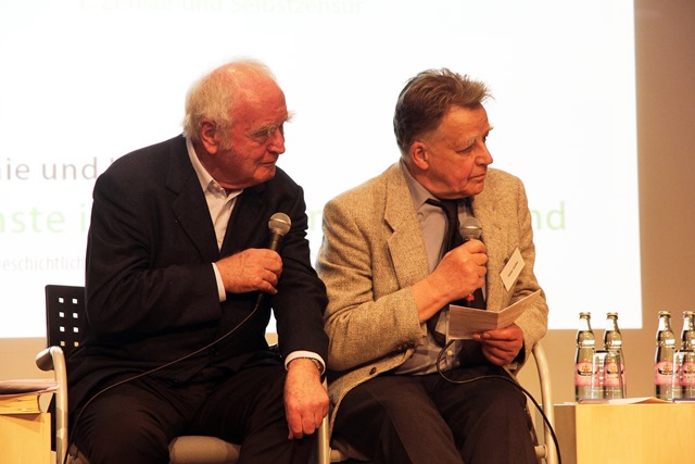 Autonomie und Lenkung. Die Künste im doppelten Deutschland; 5. April 2013, Zeitgeschichtliches Forum Leipzig; Podiumsdiskussion, Martin Walser, Peter Gülke; Foto: Klaus Michael