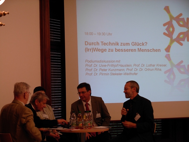 Durch Technik zum Glück? (Irr)Wege zu besseren Menschen, Podiumsdiskussion, Foto: privat
