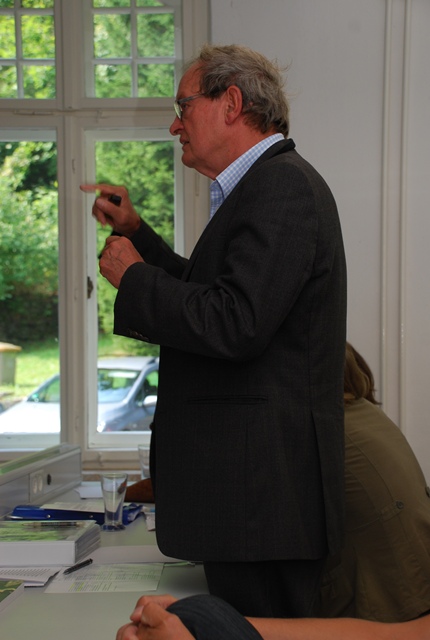 Forschung für eine integrale und nachhaltige Bewirtschaftung der Land- und Wasserressourcen im Erzgebirge, Tagung in der Ökologischen Station Neunzehnhain/Erzgebirge am 4. September 2012, Prof. Uwe Grünewald, Foto: Lutz Zerling