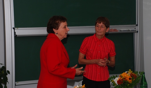 Forschung für eine integrale und nachhaltige Bewirtschaftung der Land- und Wasserressourcen im Erzgebirge, Tagung in der Ökologischen Station Neunzehnhain/Erzgebirge am 4. September 2012, Prof. Isolde Röske, Dr. Heidemarie Horn, Foto: Lutz Zerling