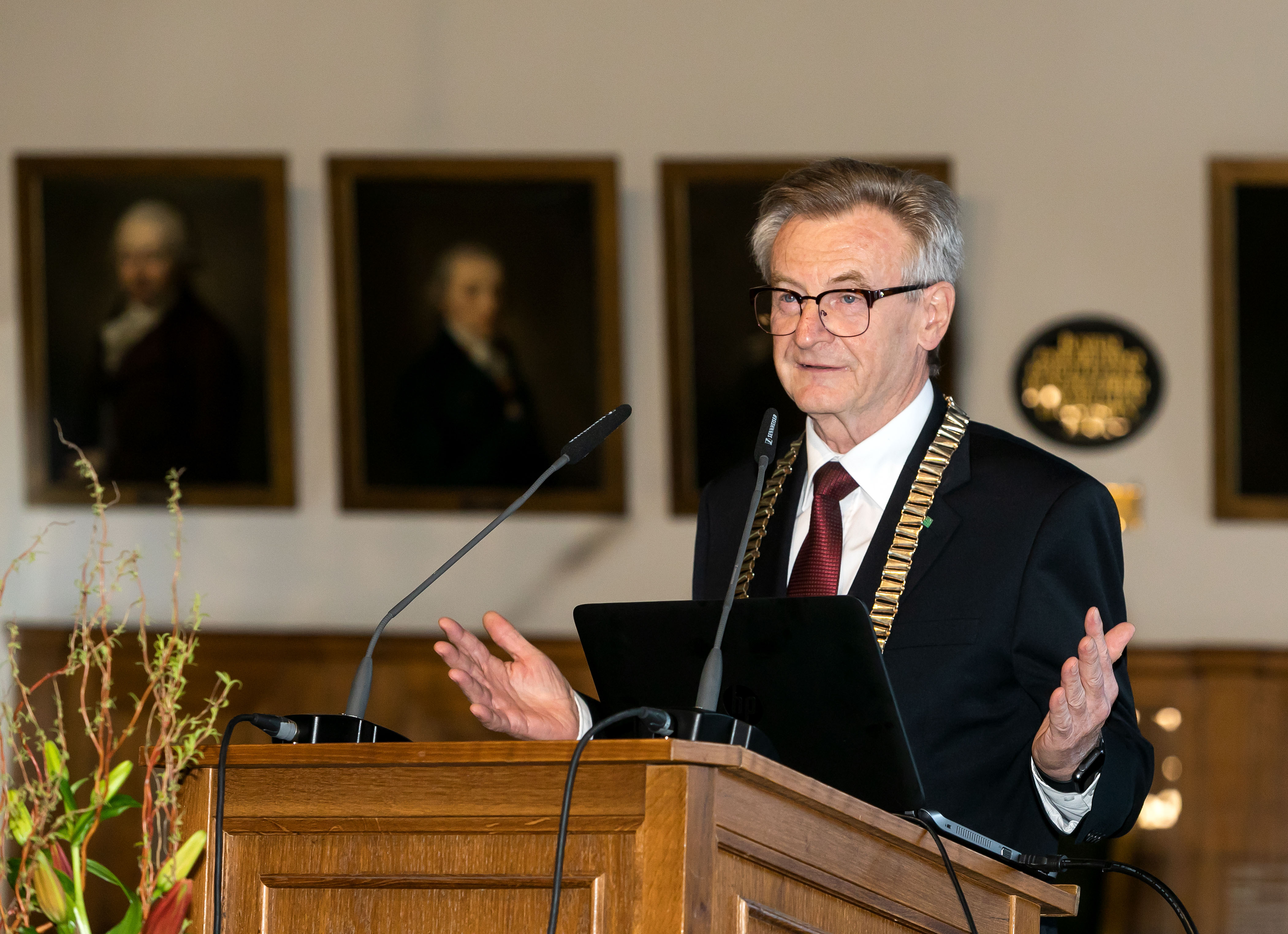 Öffentliche Frühjahrssitzung 2019, Eröffnung durch den Präsidenten, Prof. Dr. Hans Wiesmeth. Foto: Swen Reichhold