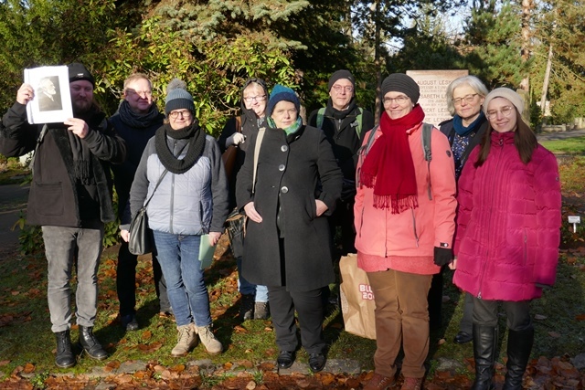Workshop Steinmeyers Erbe(n), Spaziergang über den Leipziger Südfriedhof, Bild: SAW