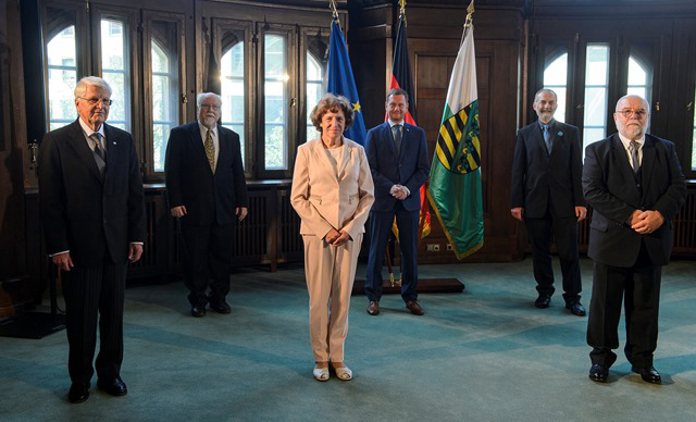 Der Bundesverdienstorden wurde in diesem Jahr auf drei Tage verteilt und mit coronabedingtem Sicherheitsabstand verliehen © Pawel Sosnowski