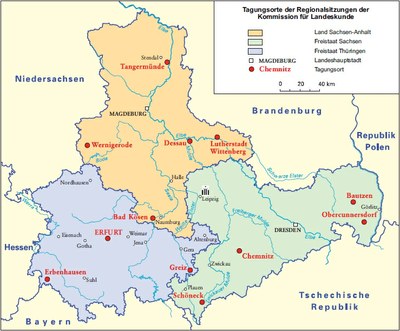 Die Kommission für Landeskunde agiert im mitteldeutschen Raum und behandelt in ihren regelmäßig stattfindenden Regionalsitzungen, die mit arteigenen Fachtagungen und detaillierten themengebundenen Exkursionen verbunden sind, landes- und heimatkundliche Fragen, Entwicklungs- und Gestaltungsprobleme auf lokaler und regionaler Ebene.